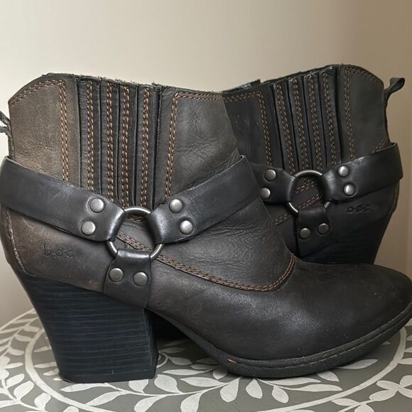 b.o.c. Black & Brown Western Ankle Boots with Chunky Heel Sz 9 - Picture 9 of 12